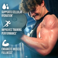 Atleta usando Jacked Factory antes de entrenar, mayor bombeo