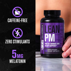 Jacked Factory Lean PM cápsulas en mano mostrando dosis y conveniencia vegana