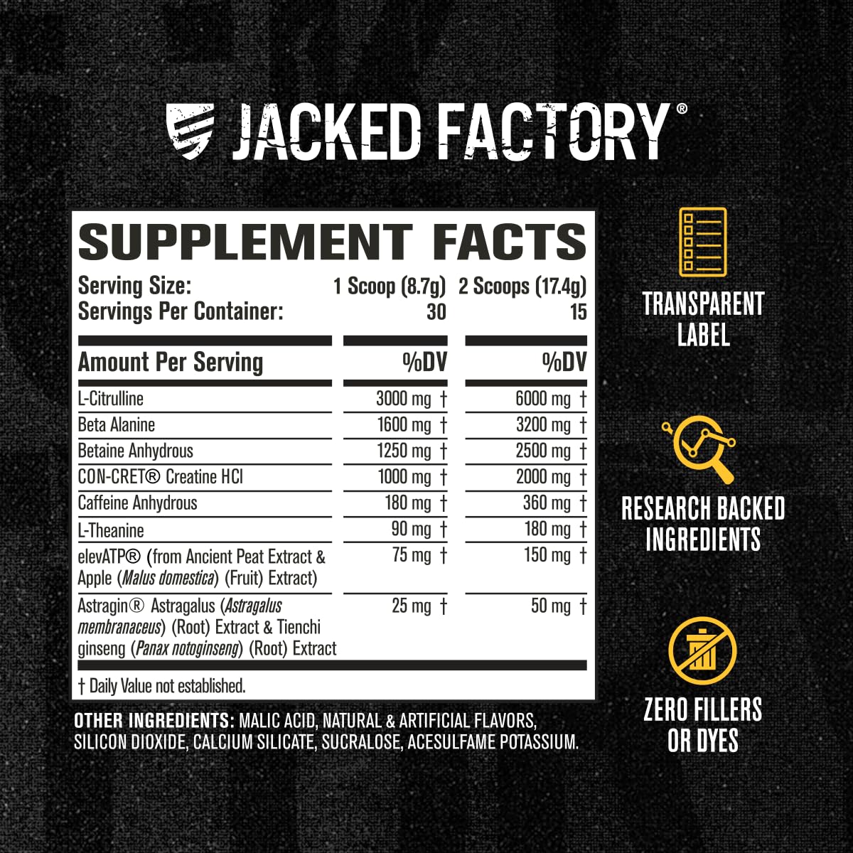 Atleta mezclando Jacked Factory Nitrosurge Build en gimnasio para más potencia en series