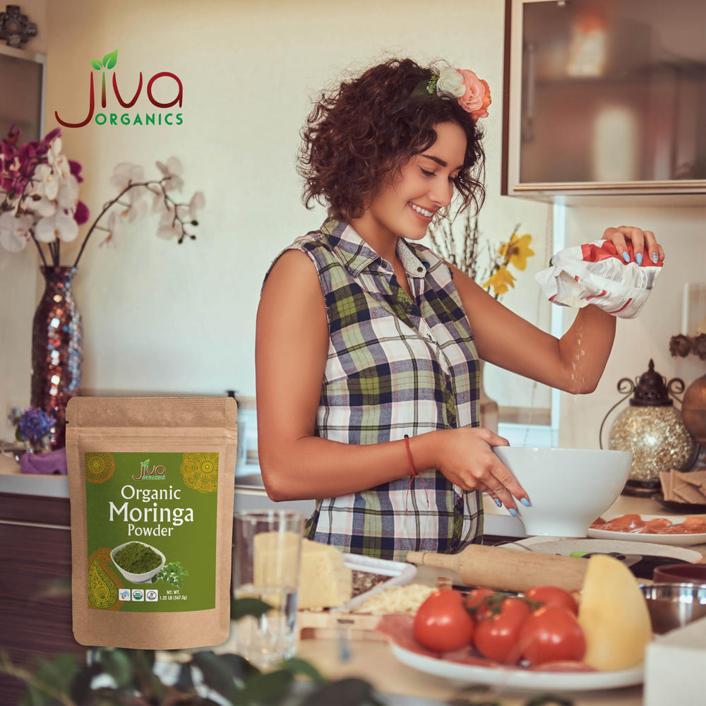Jiva Organics mascarilla capilar preparada en un cuenco, uso casero