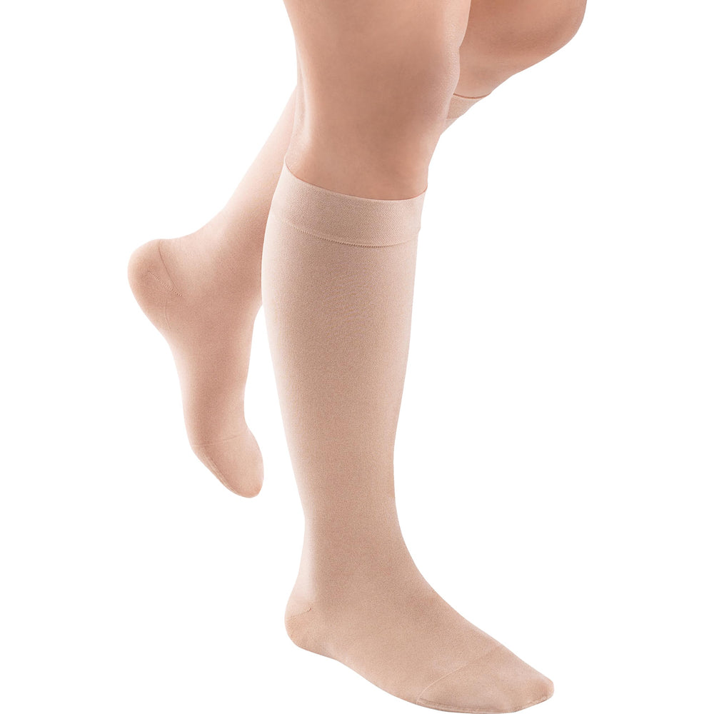 JOBST ACTIVA frontal mostrando la media opaca y soporte visible