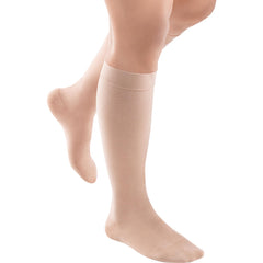 JOBST ACTIVA frontal mostrando la media opaca y soporte visible