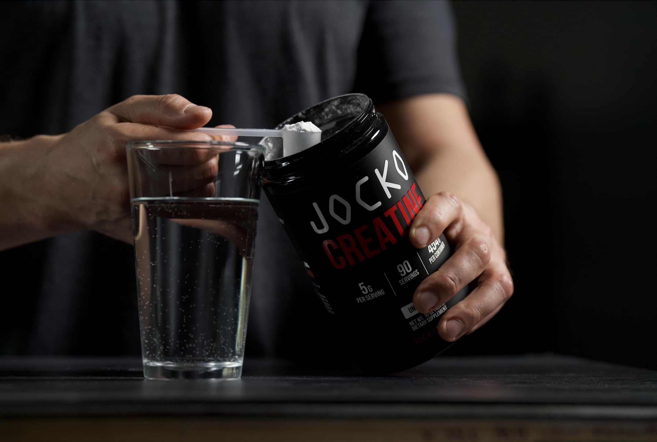 Jocko Fuel usado en gimnasio tras entrenamiento para recuperación