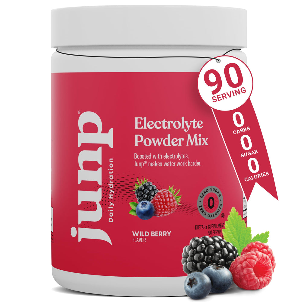 JUNP frente del empaque mostrando sabor Wild Berry y 90 servicios, ayuda a hidratar