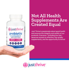 Just Thrive persona sosteniendo cápsula beneficiando digestión