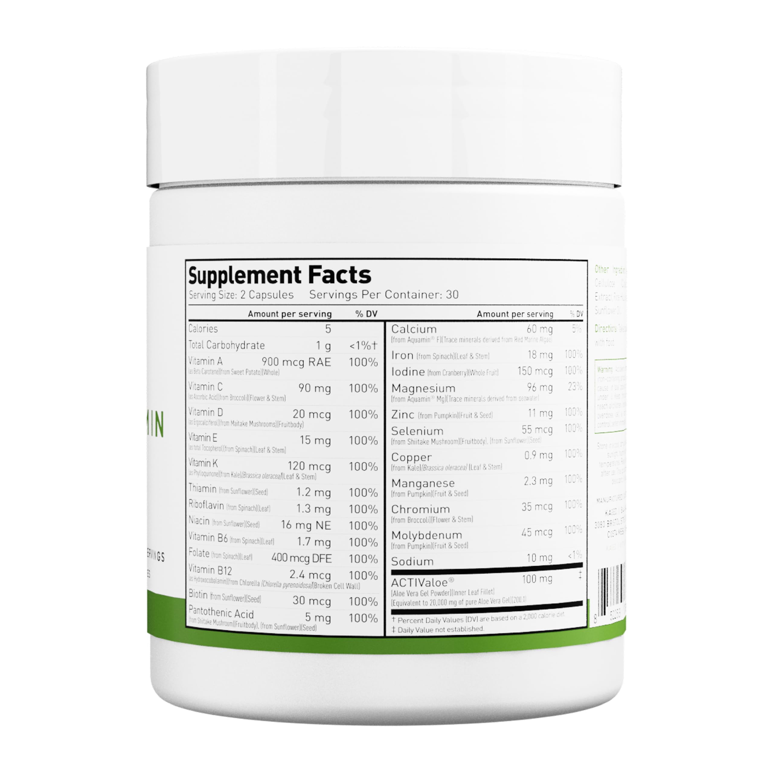 Kaged multivitamin junto a frutas y verduras orgánicas enfatizando origen