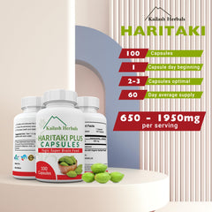 Kailash Herbals cápsulas junto a una taza, ejemplo de uso matutino práctico