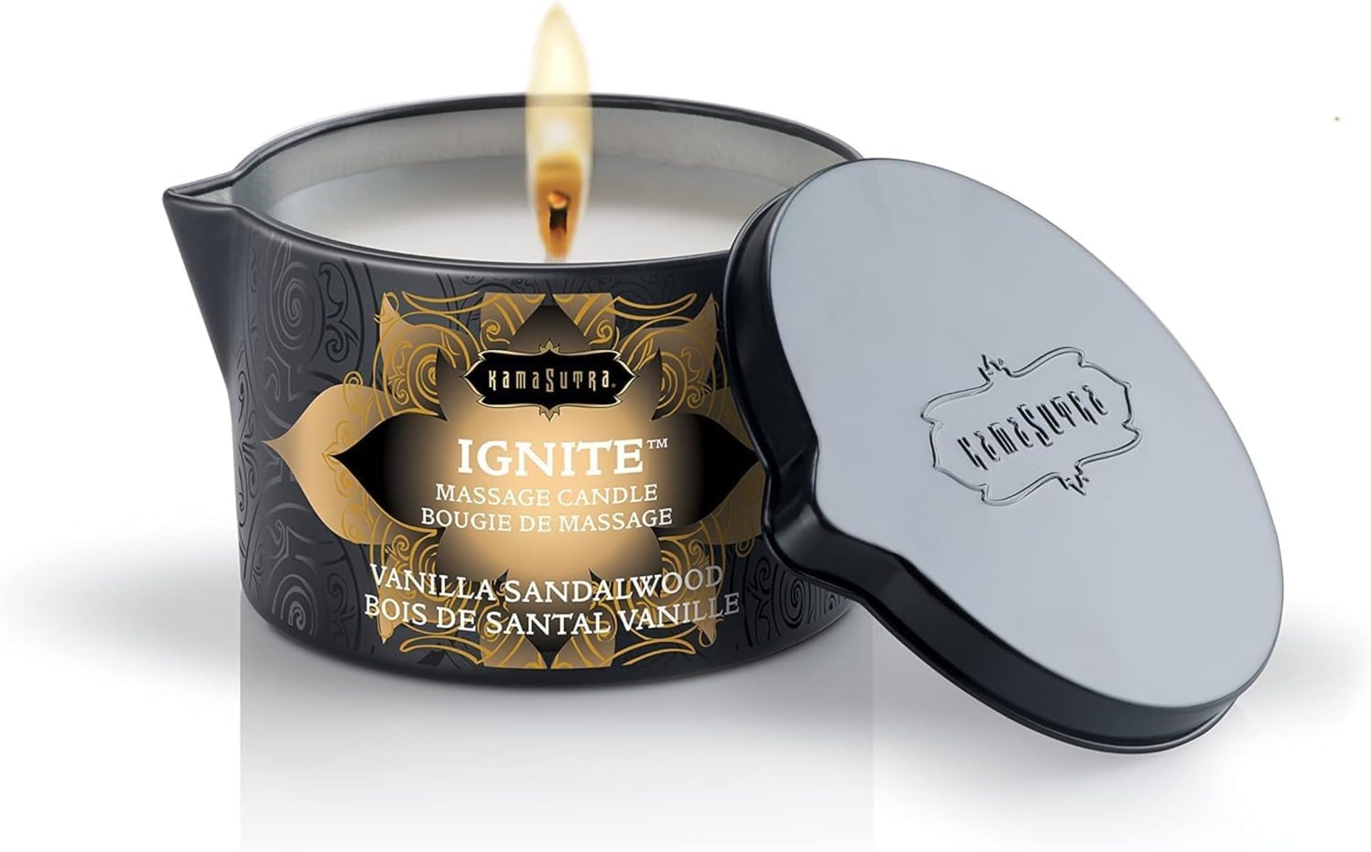 Kama Sutra vela frontal mostrando etiqueta y aroma vainilla sándalo para ambiente relajante