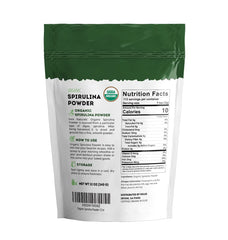 Kate Naturals uso en cocina con masa verde para realzar nutrientes