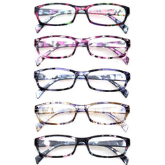 Kerecsen mujer usando las gafas leyendo, demuestra uso cómodo y elegante
