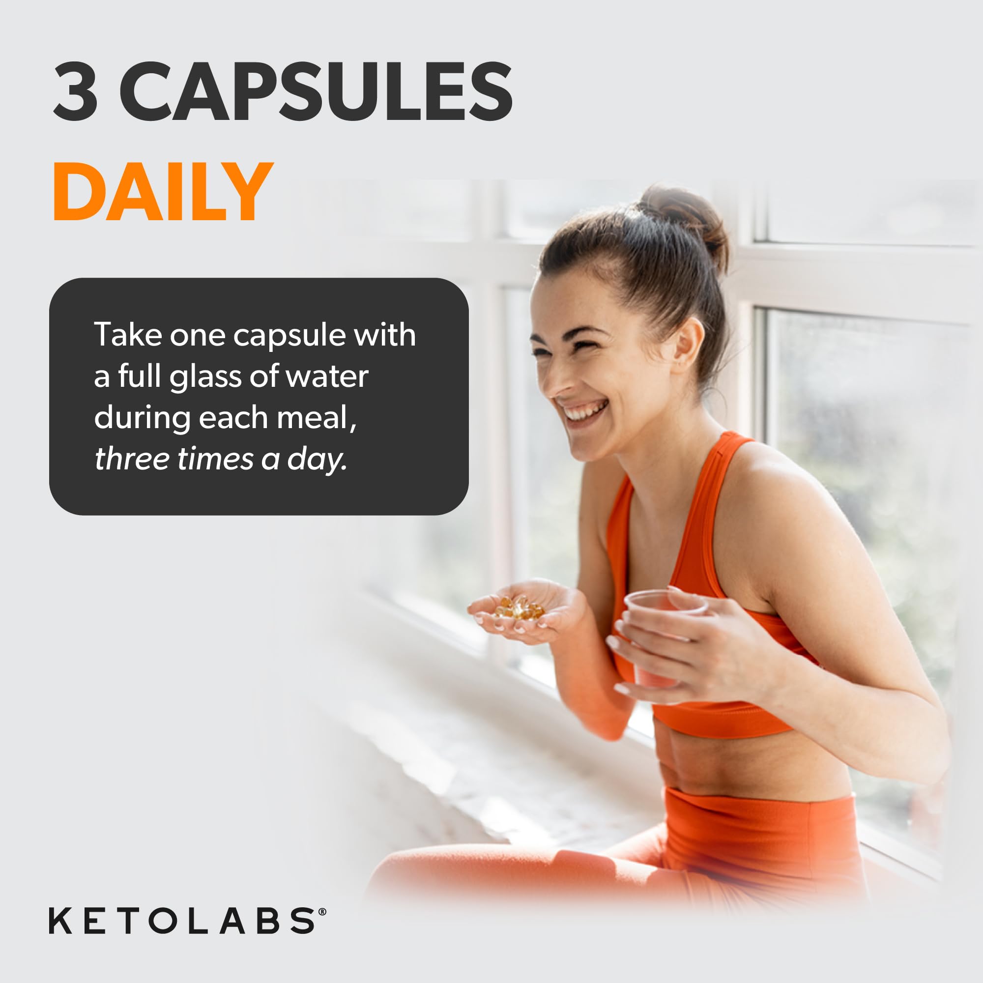 Ketolabs cápsula en mano demostrando formato práctico y portable