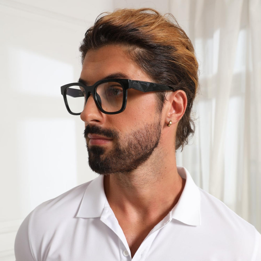 gafas kimorn sobre mesa en ambiente casual mostrando estilo versátil diario