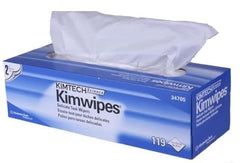 KIMTECH vista frontal de caja mostrando toallitas, limpieza sin pelusa