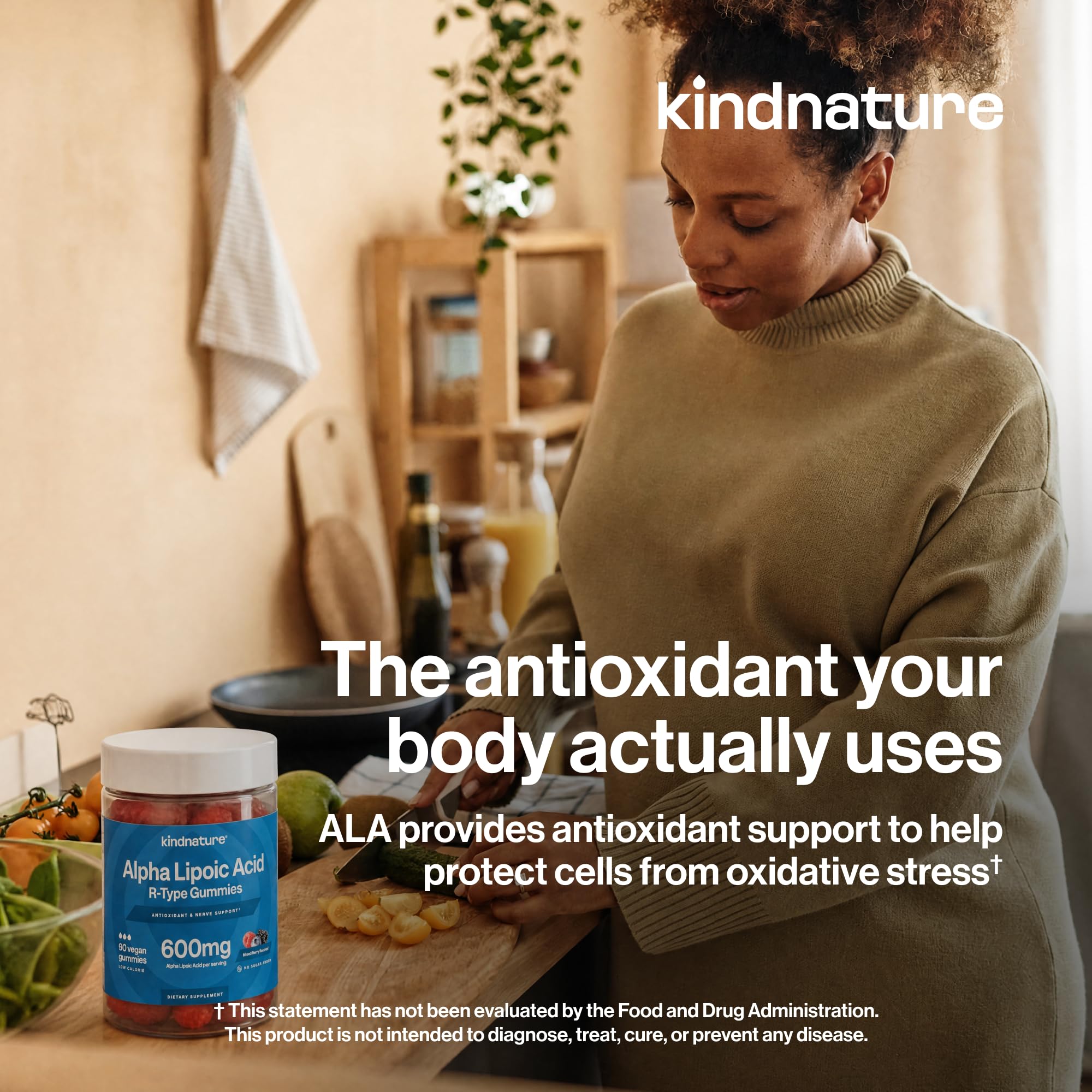 kindnature comparación tamaño mano y botella para visualizar escala