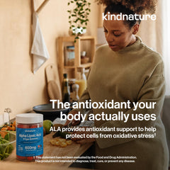 kindnature comparación tamaño mano y botella para visualizar escala