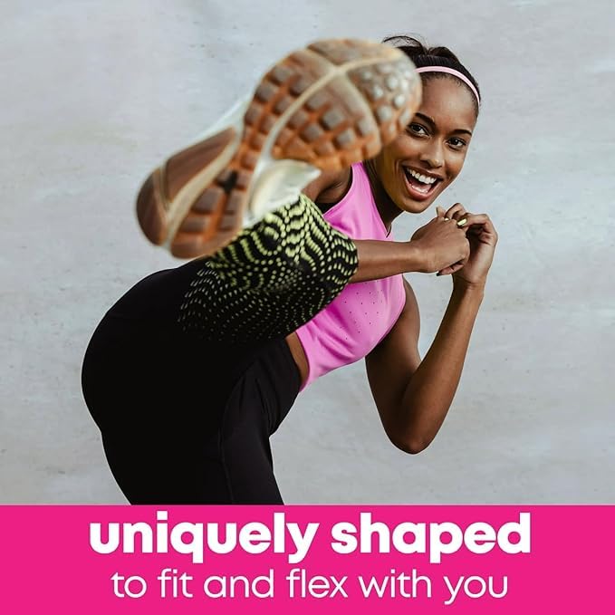 Kotex U Balance protector colocado en ropa interior demostrando ajuste y discreción