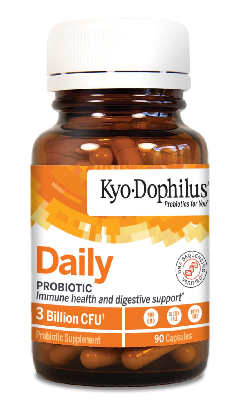 Kyolic Kyo-Dophilus cápsula en mano que facilita toma diaria y portabilidad