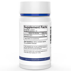 Lab Tested Supplements primer plano de cápsula mostrando textura y dosis precisa
