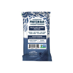 Detalle de la textura de la barrita Laird Superfood resaltando semillas y trozos visibles, aporta nutrición real