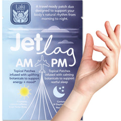 Laki Naturals empaque frontal mostrando parches día y noche, ideal para viajes