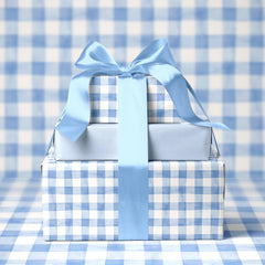 LaRibbons guirnalda DIY hecha con papel vichy mostrando uso decorativo versátil