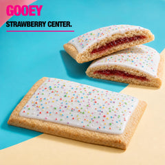Legendary Foods pastelito fresa junto a objetos para comparar tamaño y porción