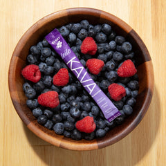 Leilo vaso mezclado con hielo y seltzer, sabor berry refrescante