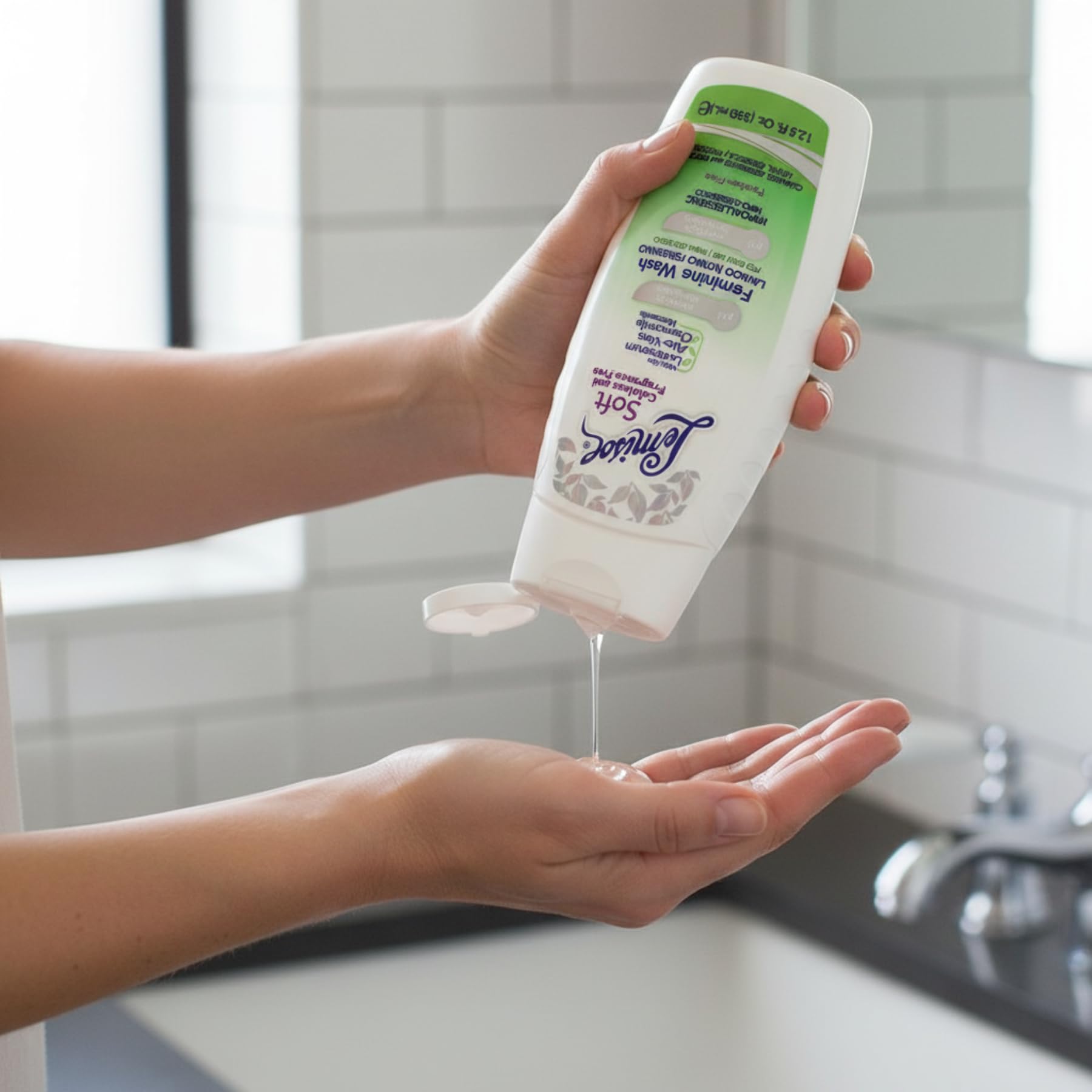 Lemisol junto a aloe vera y manzanilla resaltando propiedades calmantes
