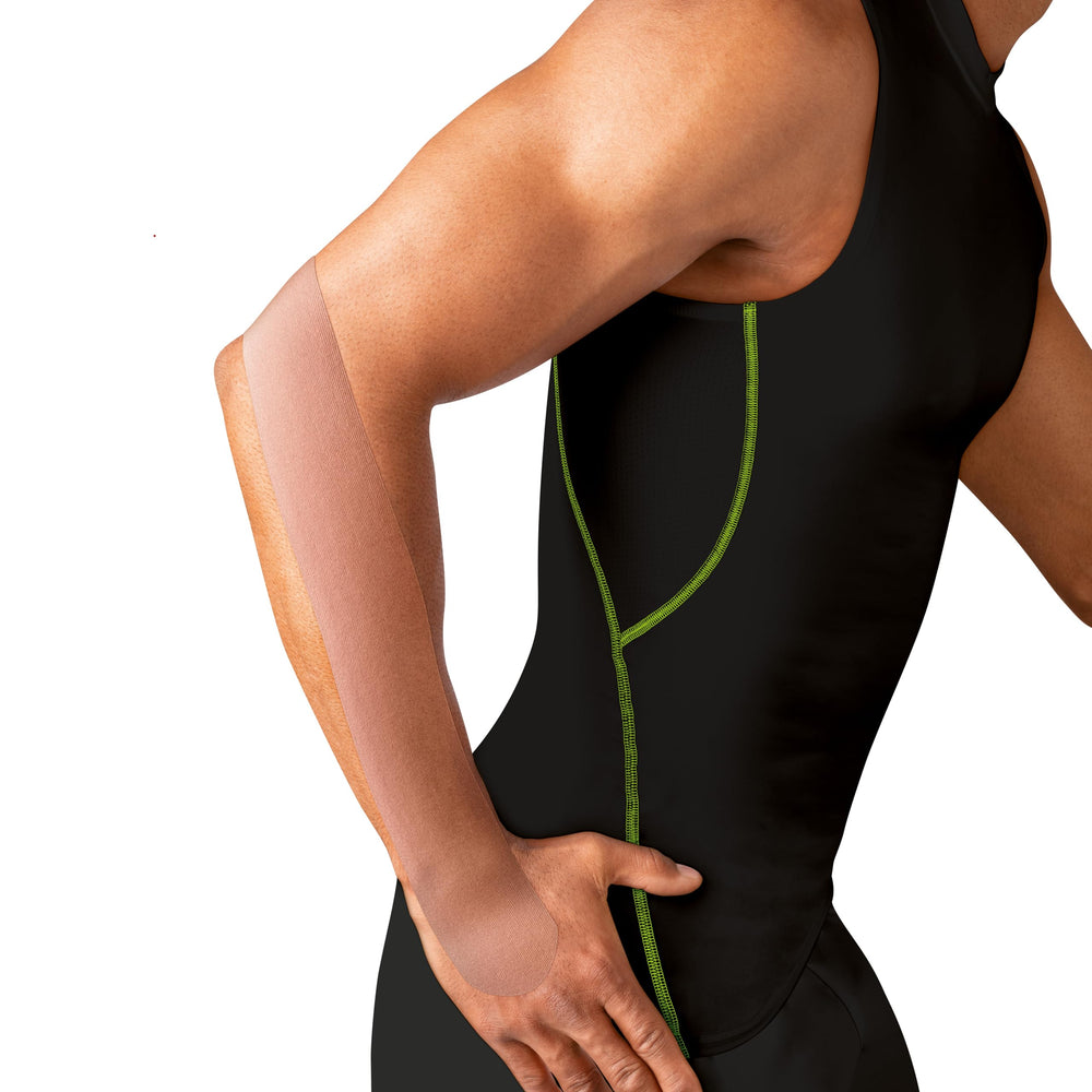 Detalle de la textura de Leukotape K que demuestra elasticidad y transpirabilidad para confort