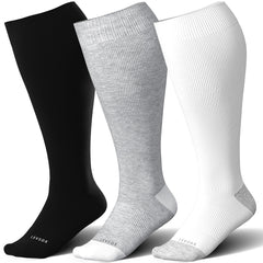 LEVSOX frente del empaque mostrando tres pares y ventaja de ajuste para pantorrilla ancha
