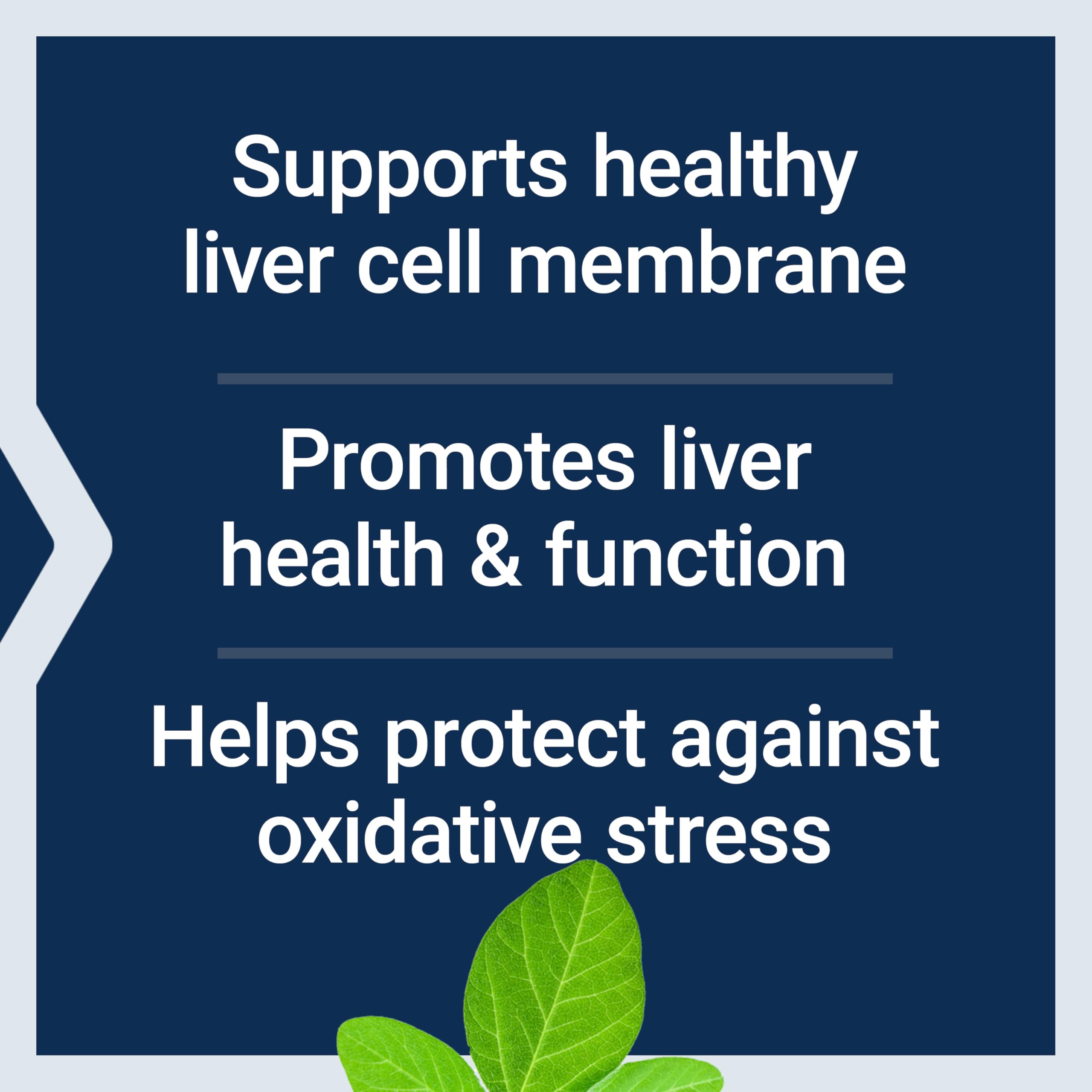 Life Extension softgel en mano para comparar tamaño y dosificación
