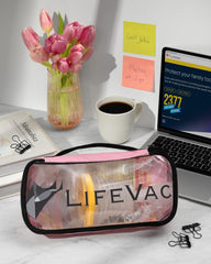 LifeVac contenido del kit abierto con dos unidades y mascarillas desechables