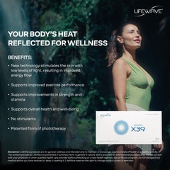 LifeWave X39 parche en mano para comparar tamaño y fácil transporte