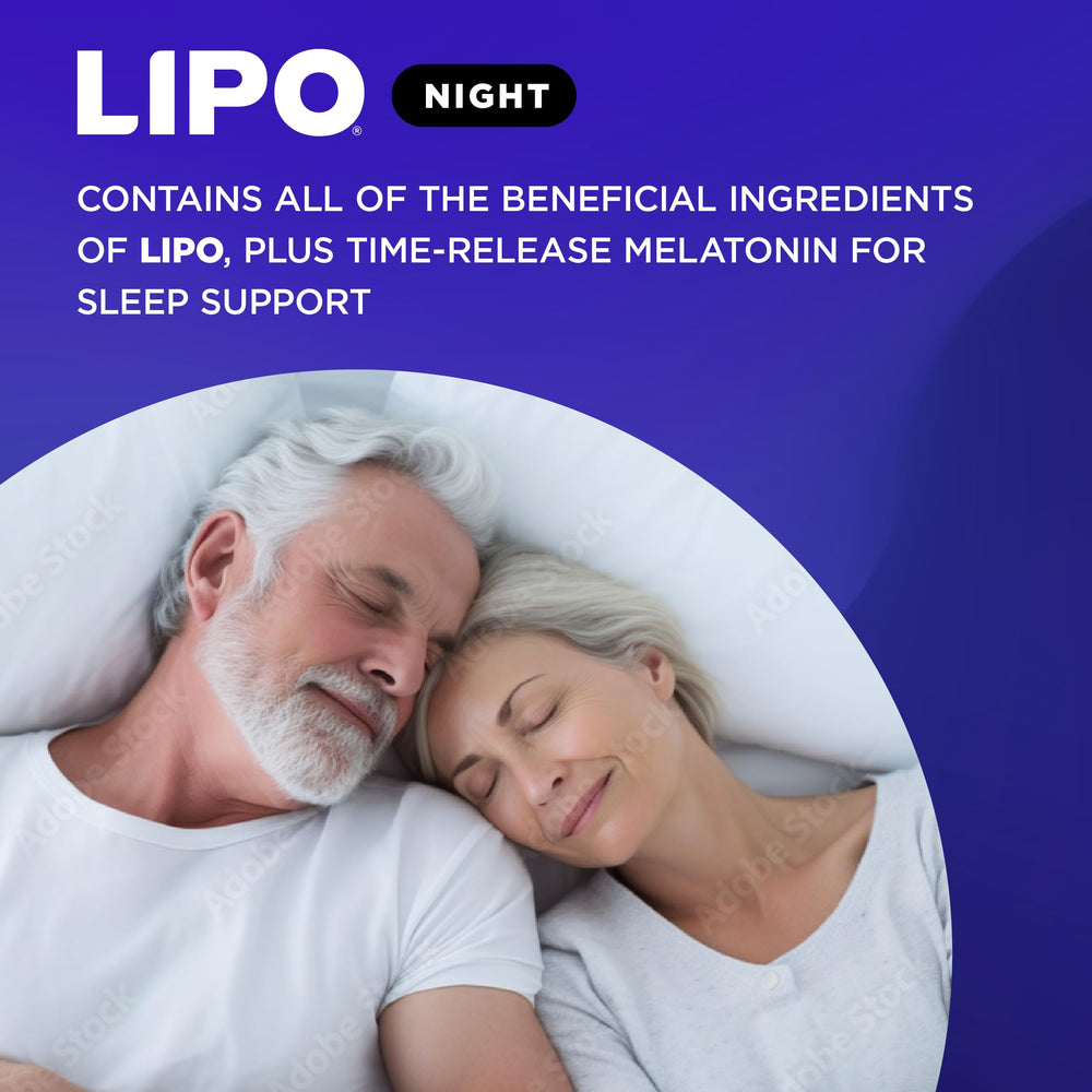 Persona sosteniendo Lipo-Flavonoid mostrando uso diario conveniente