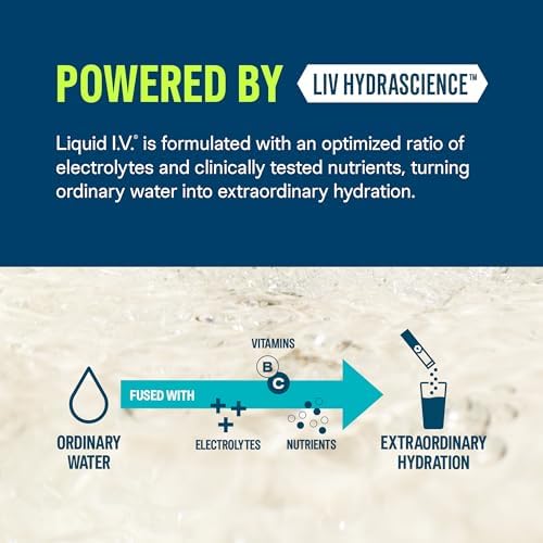 Liquid I.V. mano mezclando en botella para hidratación rápida en movimiento