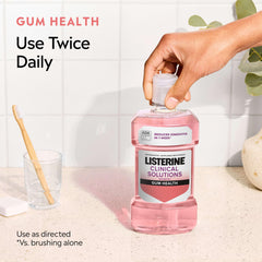 Botellas Listerine sobre encimera para comparar tamaño y valor económico del pack