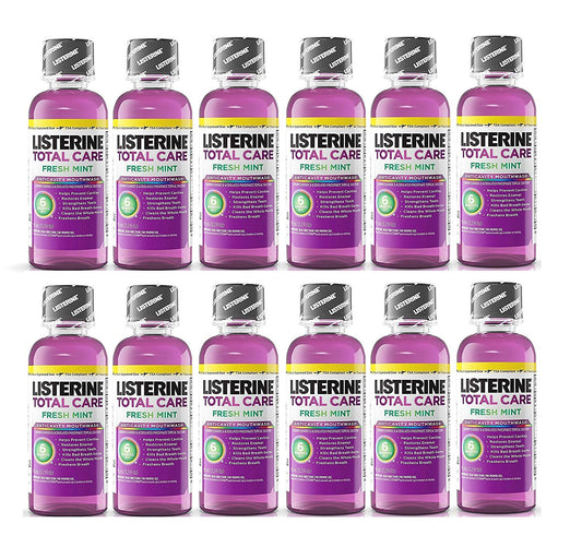 Listerine botella frente pack de viaje mostrando tamaño portátil y frescor