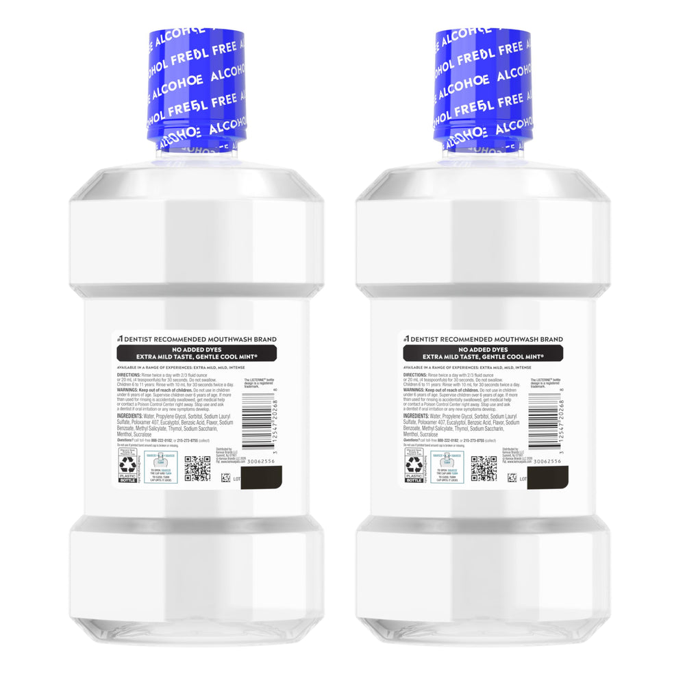 Familia en baño usando Listerine demostrando uso diario seguro y cómodo