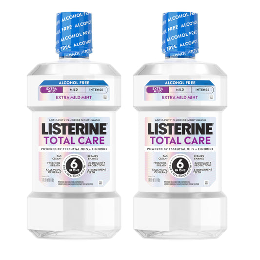 Listerine botella frontal mostrando etiqueta y tamaño beneficios