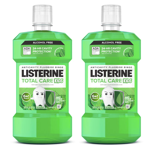 Listerine Total Care Kids vista frontal mostrando las dos botellas y el tamaño