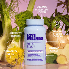 Love Wellness cápsulas en mano mostrando escala y dosificación práctica