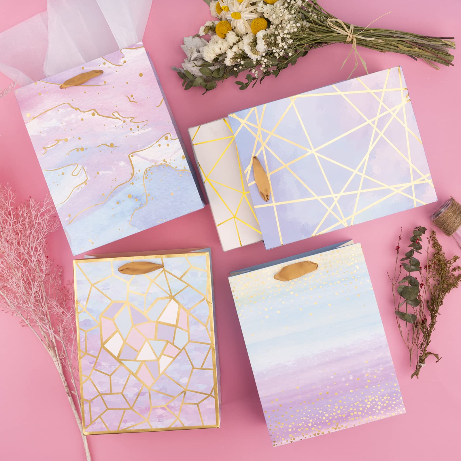 Loveinside interior con papel de seda añadiendo protección y volumen