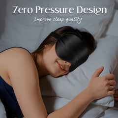 LULUSILK antifaz sostenido en mano para apreciar tamaño y ligereza