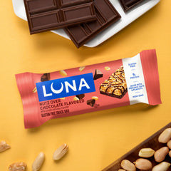 Luna Bar etiqueta nutricional ampliada para ver vitaminas y minerales