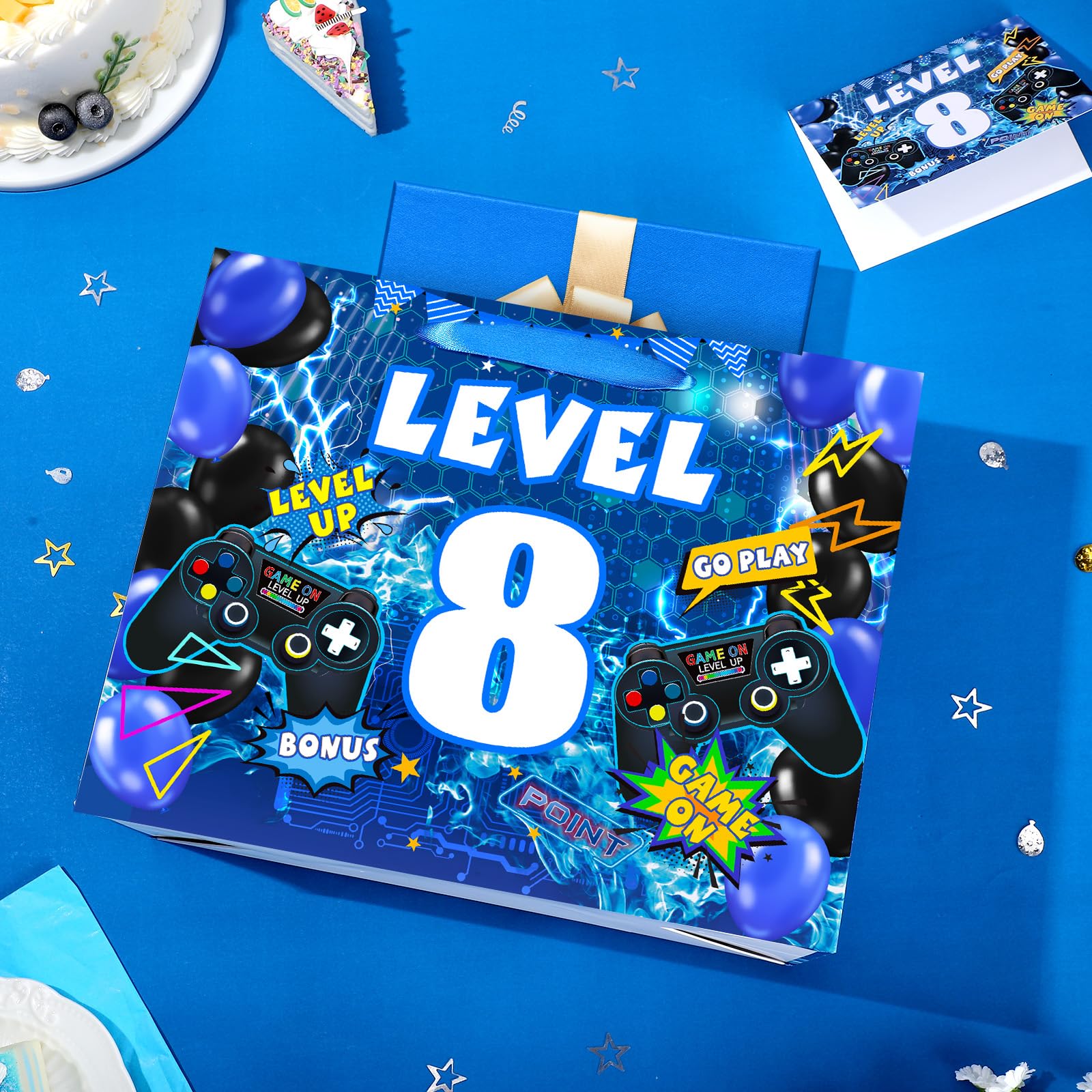 LUUFILx detalle de impresión "LEVEL 8" mostrando colores vivos y diseño atractivo