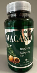 MACA cápsula en mano para comparar tamaño y facilitar la toma diaria