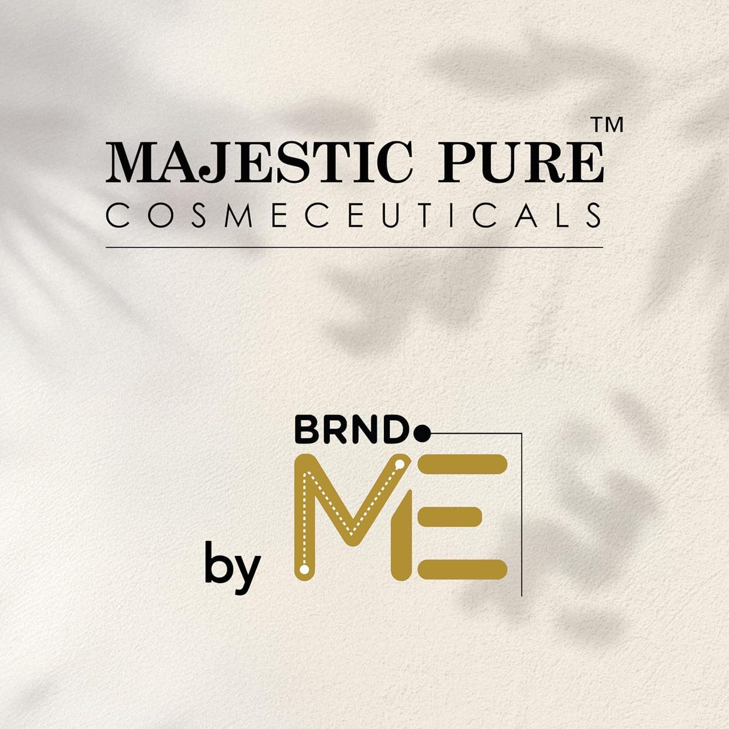 Majestic Pure hojas de peppermint frescas junto al frasco, aroma natural