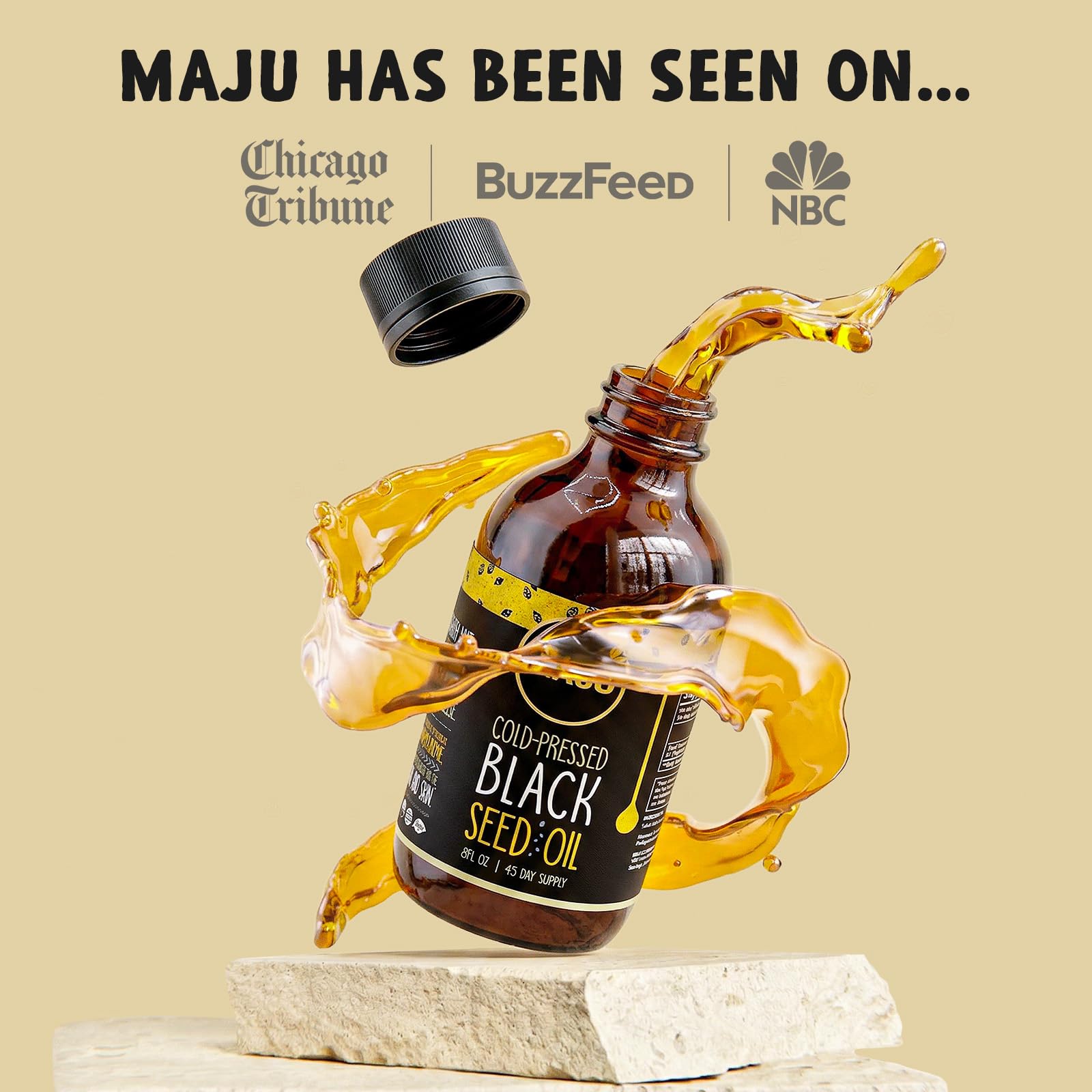Maju aceite vertido en aderezo de ensalada, añade sabor suave