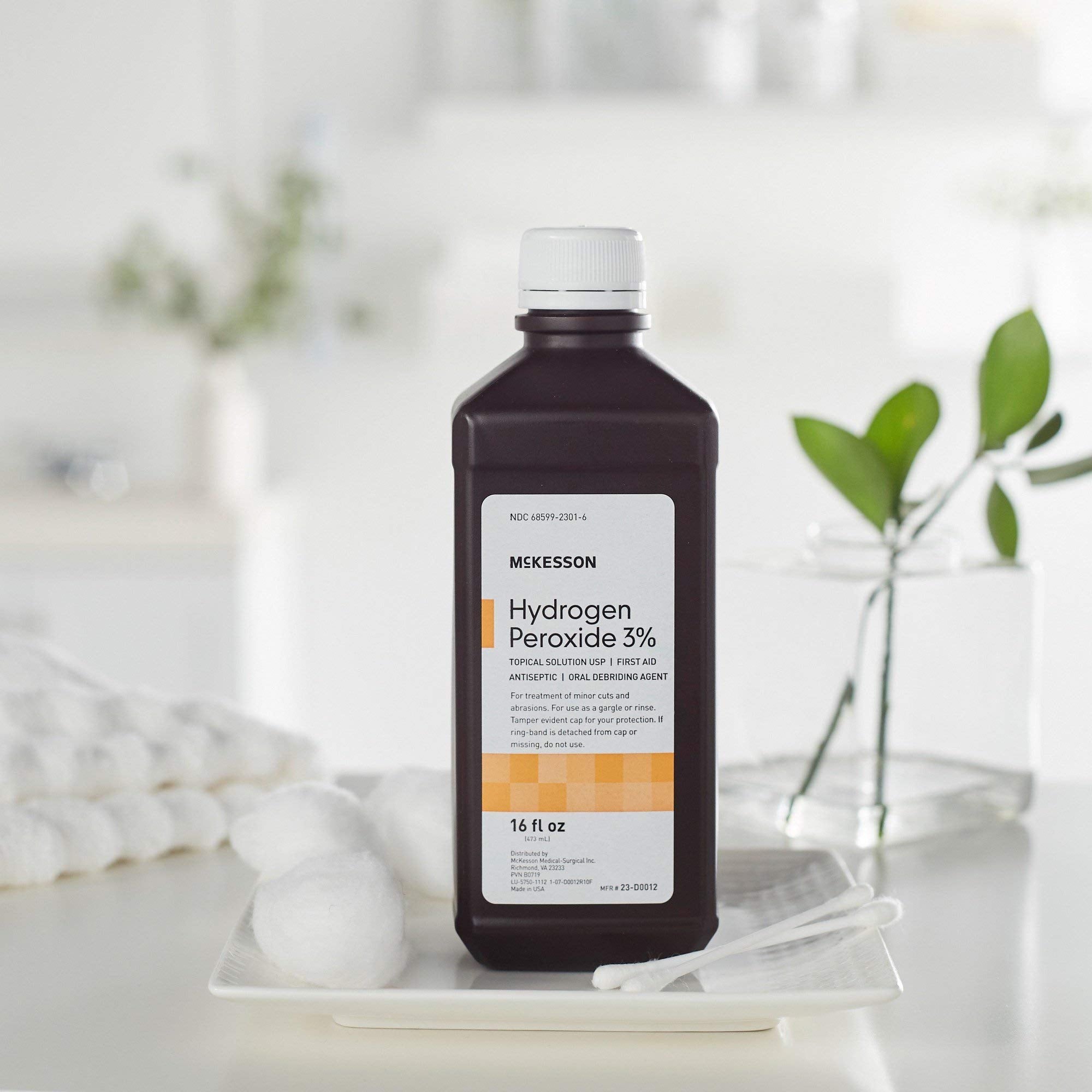 McKesson botella en mano para mostrar escala y facilidad de uso