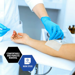 MED PRIDE comparación de tamaño en mano para visualizar escala y facilidad de manejo